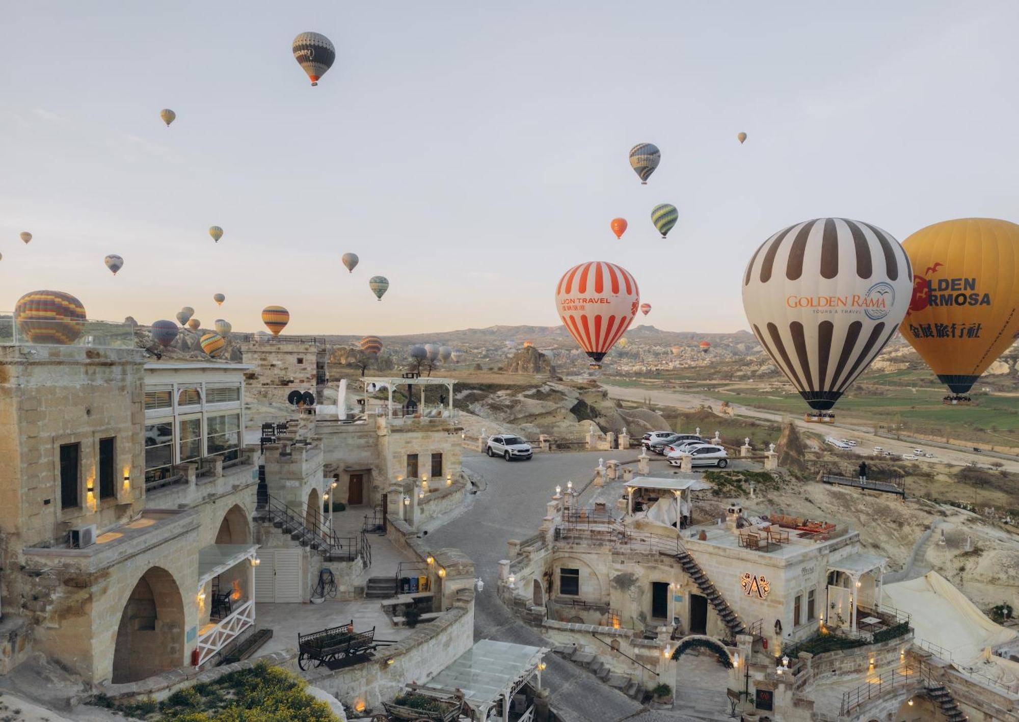 Azure Cave Suites - Cappadocia Goreme Exterior photo